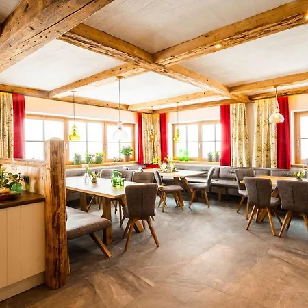 Apartment Mandlberggut By Globboard Schladming